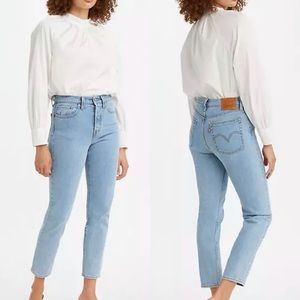 Levi’s Wedgie Ankle Jeans Light Wash